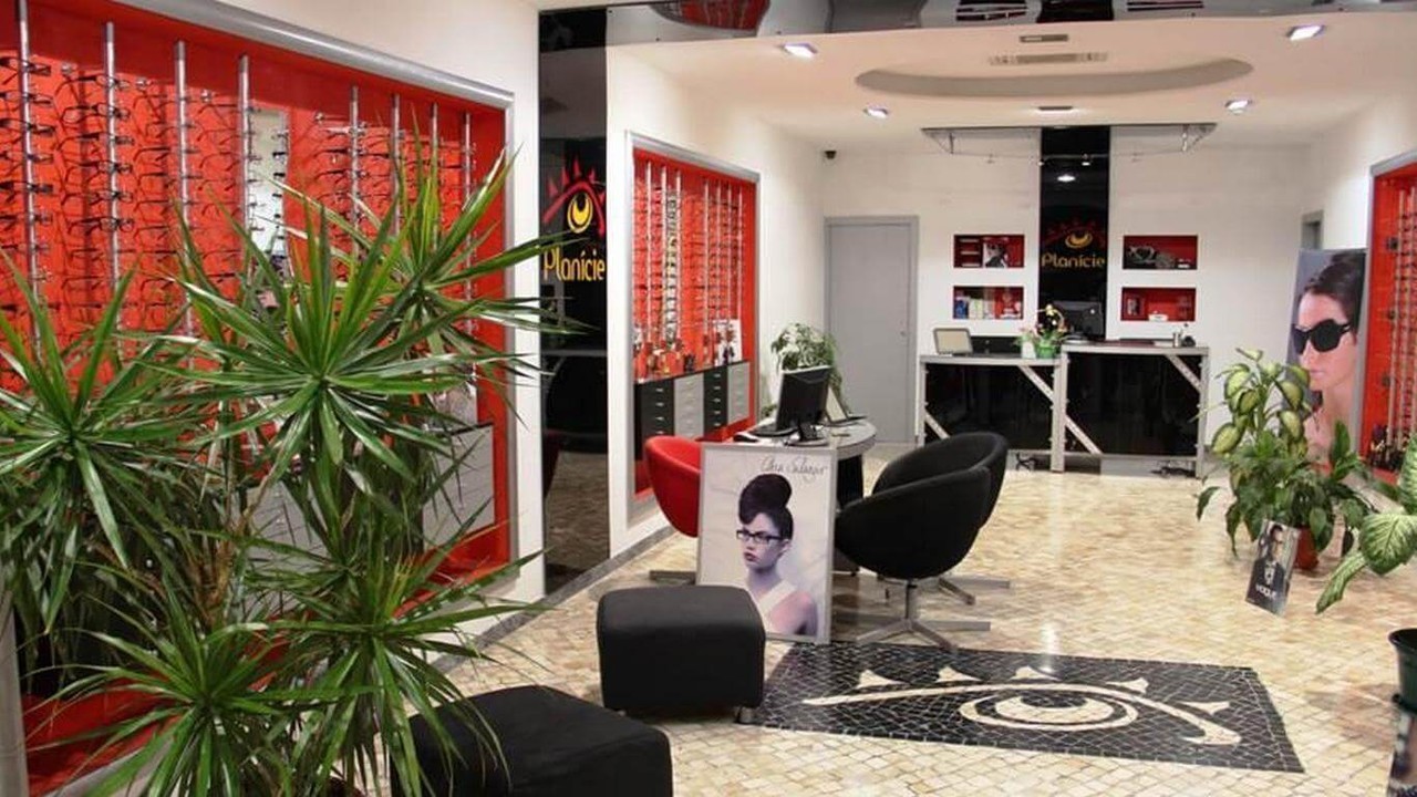 Óptica Planície - F. Amora